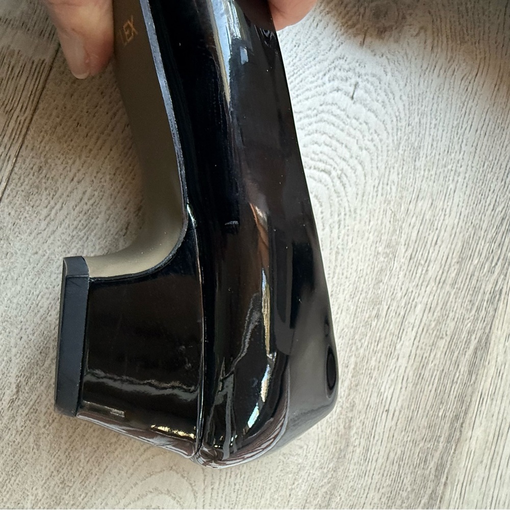 Easy Street Classic Black Workwear Pumps | Comfort Cushioned Low Heel | 10W - Picture 10 of 13